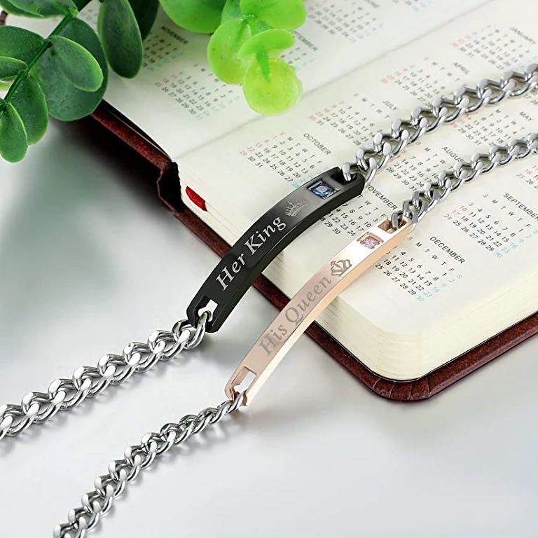 Idealny prezent dla par – zestaw bransoletek Romantyczny prezent dla par, zestaw bransoletek Her King i His Queen