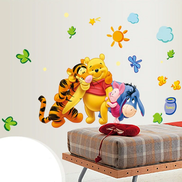 Autocolant decorativ cu Winnie și prietenul său Piglet