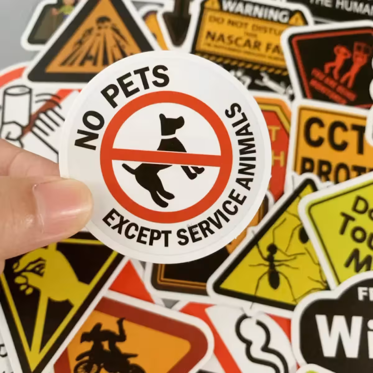 Samoprzylepne naklejki dekoracyjne na gładkie powierzchnie: ściana, lodówka, lustro