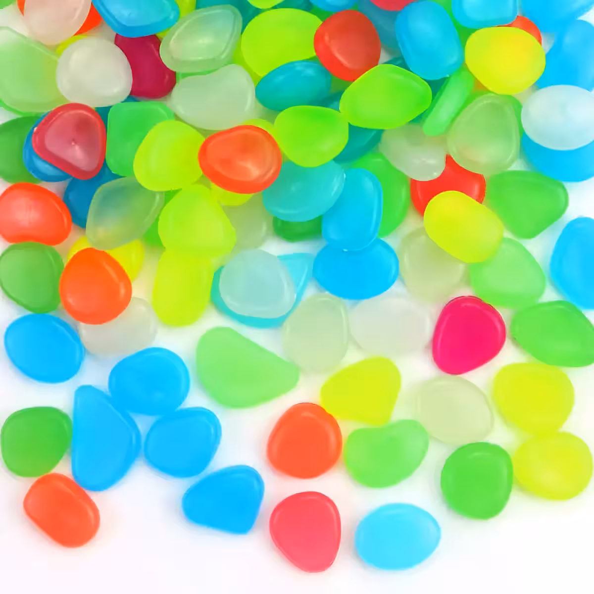 Dekoracyjne kamienie na taras, świecące w ciemności