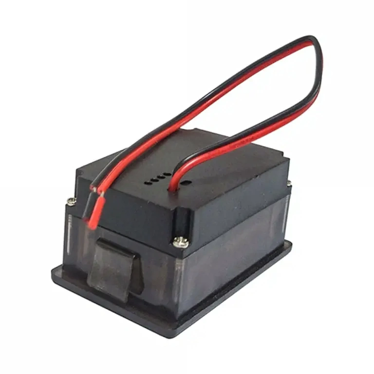 Uniwersalny cyfrowy woltomierz 12V-72V do akumulatorów Dokładny pomiar napięcia dla systemów samochodowych i elektrycznych z czytelnym wyświetlaczem