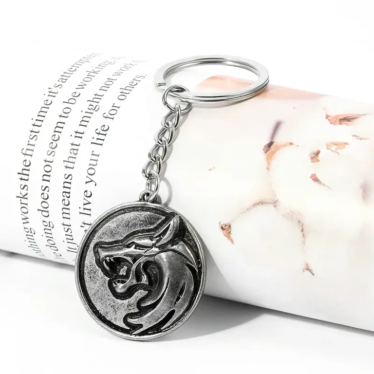 Naszyjnik i brelok wilk Wiedźmin Łańcuszek i brelok z metalową głową wilka Wiedźmin, postarzana estetyka