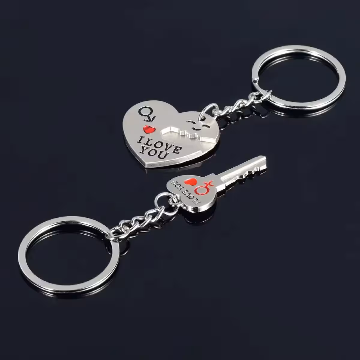 Elegancki brelok z sercem i kluczykiem ze stopu metalu
