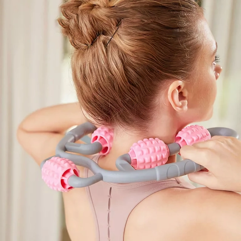 Ręczny masażer antycellulitowy z silikonowymi rolkami Ręczny masażer antycellulitowy z silikonowymi rolkami do masażu ciała