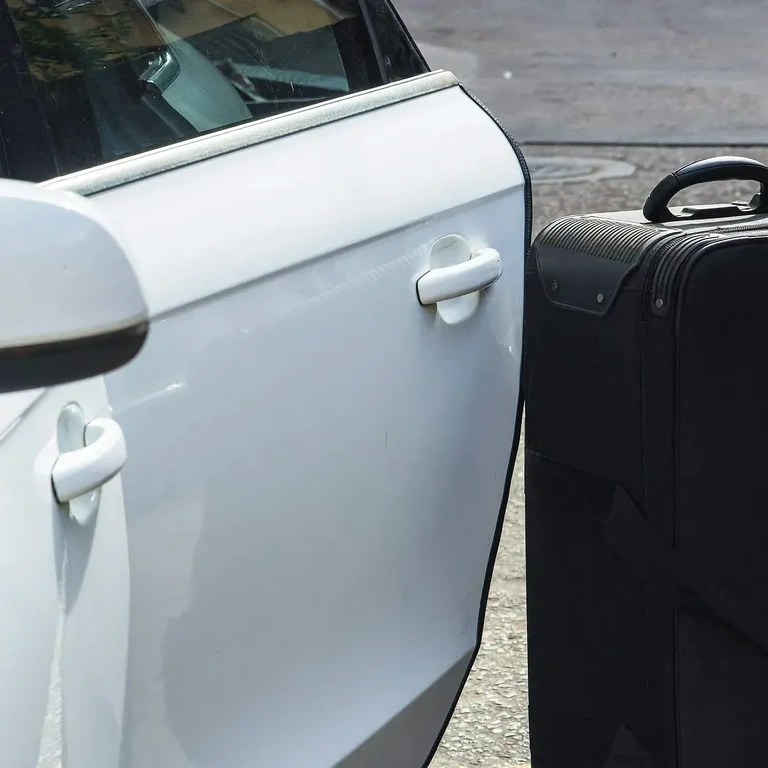 Gumowa listwa uszczelniająca do ochrony bocznych krawędzi drzwi auta