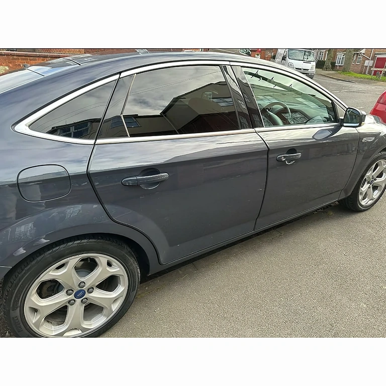 Gumowa taśma do ochrony bocznych drzwi samochodu