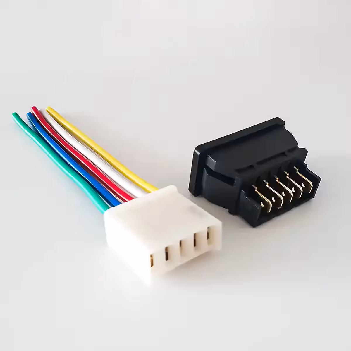 Przełącznik z gniazdem przyłączeniowym, napięcie znamionowe DC 12V