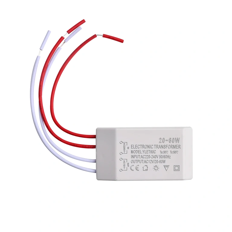 Transformator dedykowany do zasilania żarówek halogenowych 12V