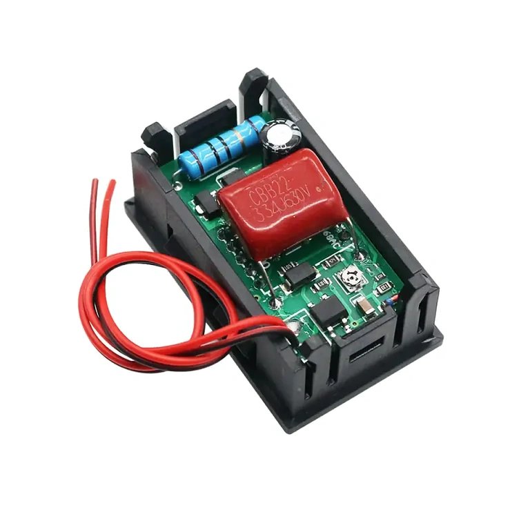 Widok tyłu z komponentami elektronicznymi woltomierza cyfrowego