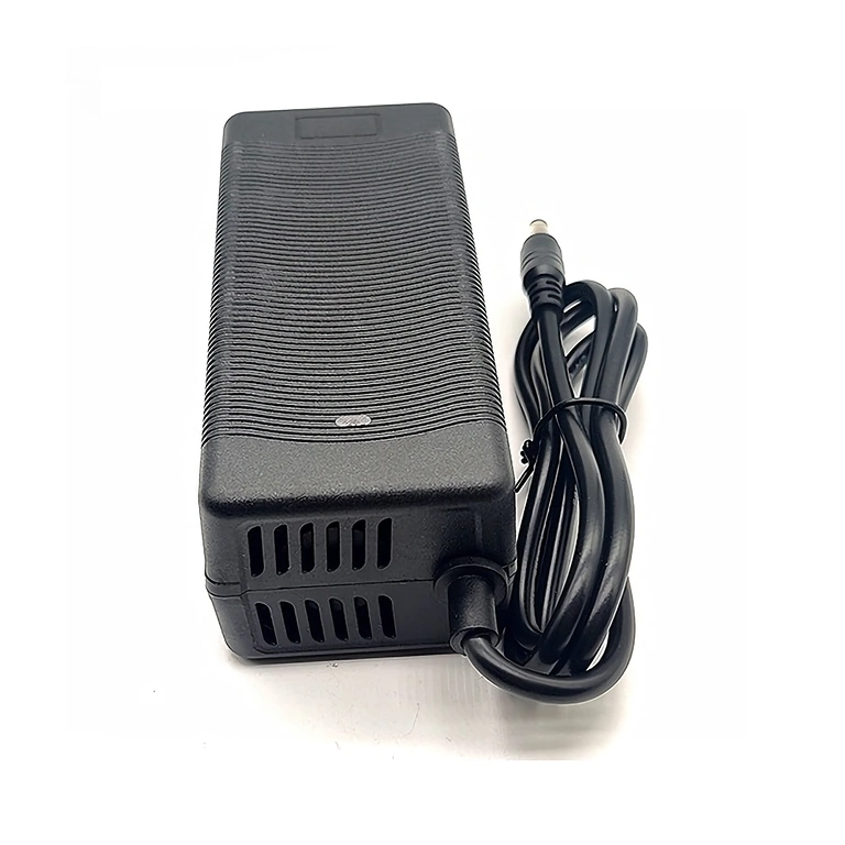 Ładowarka o wysokiej wydajności Ładowarka 36V–42V 3A, wysoka efektywność i niskie zużycie energii