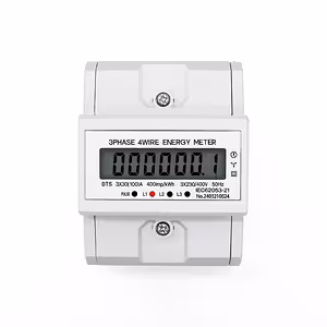 Szczegół wyświetlacza LCD cyfrowego licznika trójfazowego.