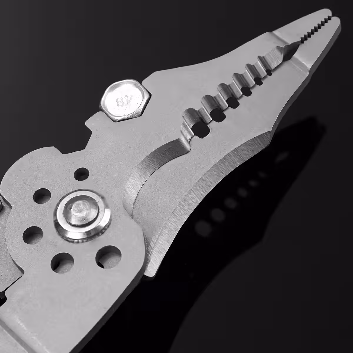 Strefa przeznaczona do zaciskania końcówek izolowanych i nieizolowanych.